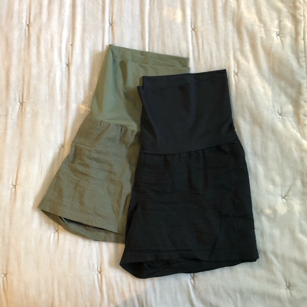 Lot of 2 pair Isabel maternity linen look shorts